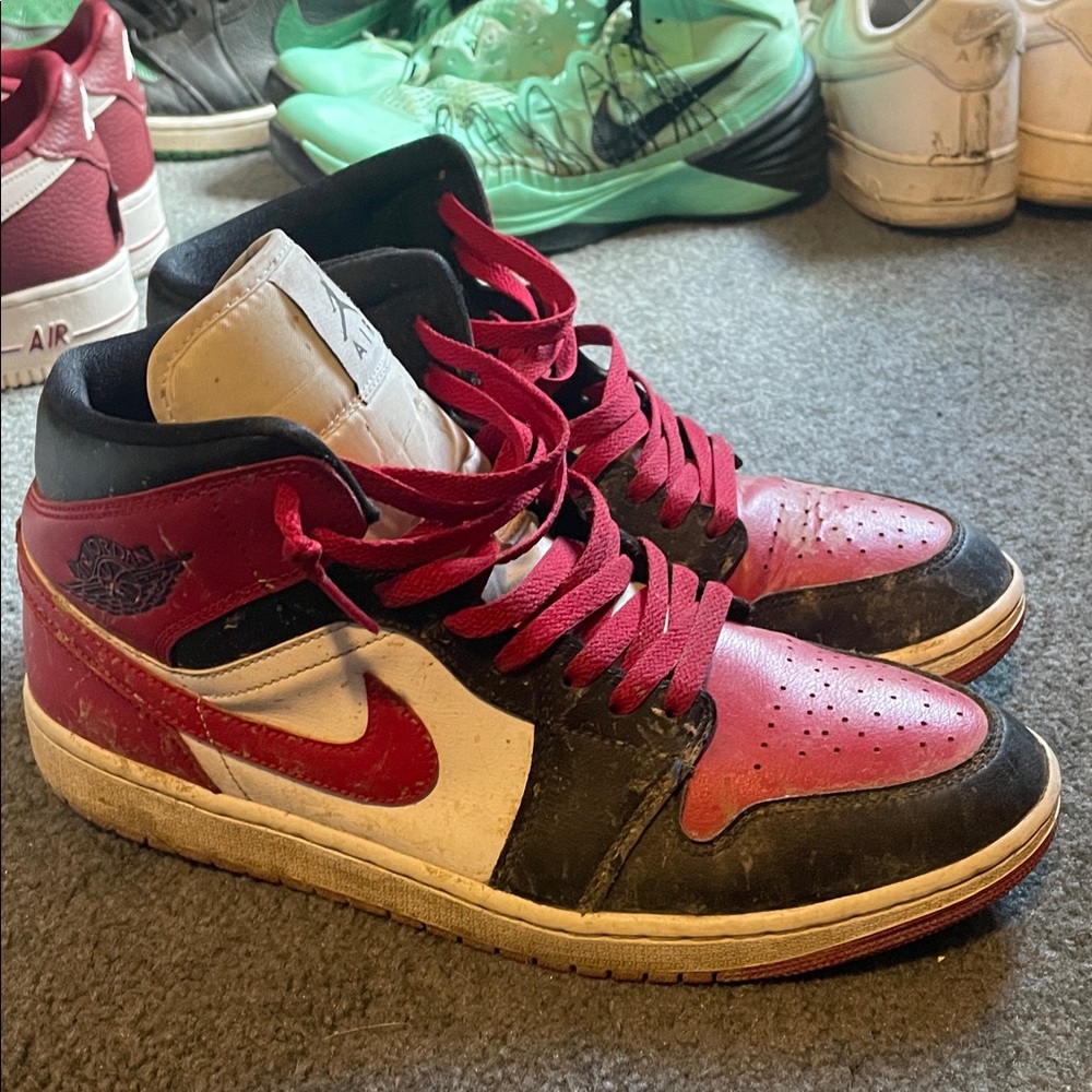 Jordan Men's Red, Black, and White Sneakers